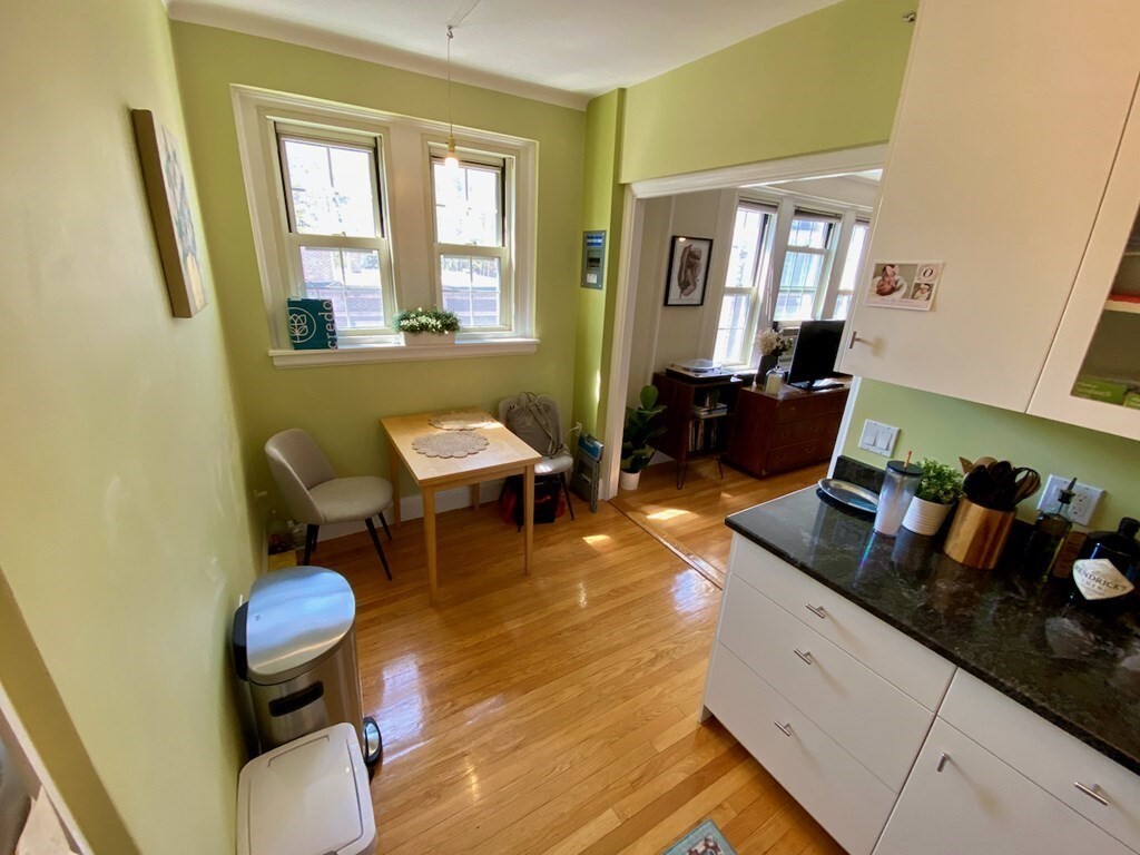 Building Photo - 1454 Beacon St