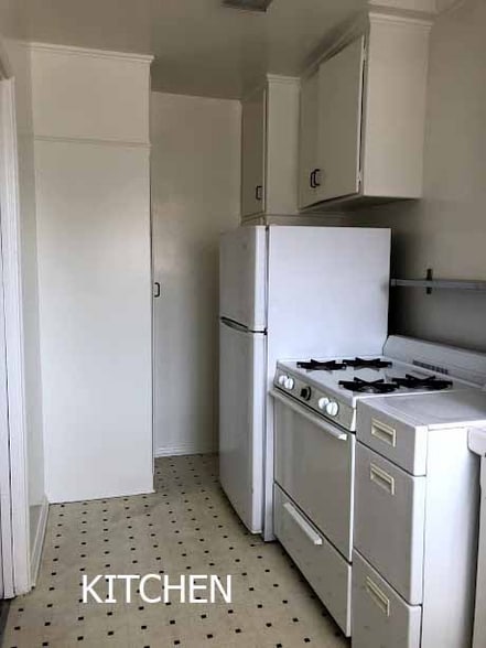 Building Photo - 829 S Le Doux Rd