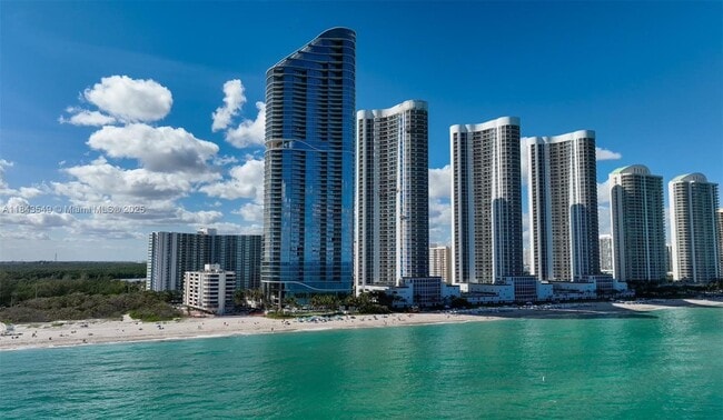 Building Photo - 15701 Collins Ave