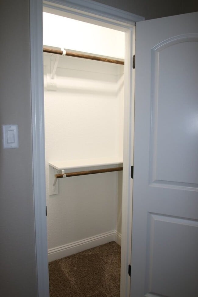 Building Photo - Elevated Living on the Waters Edge in Pelican Bay! ~ ((AZLE ISD!!)) Granite Countertops~ Stainles...