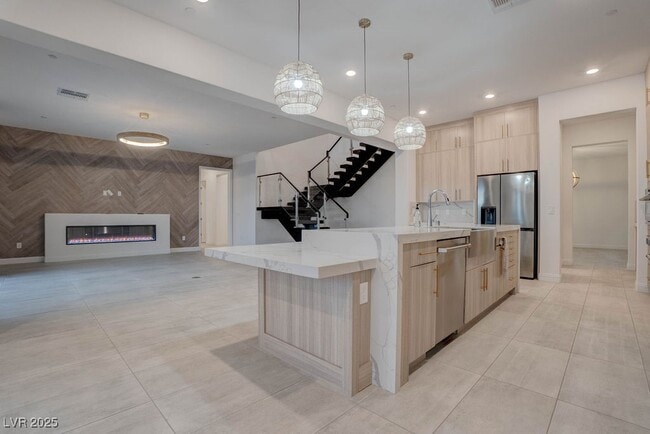 Building Photo - 230 Carmel Sky St