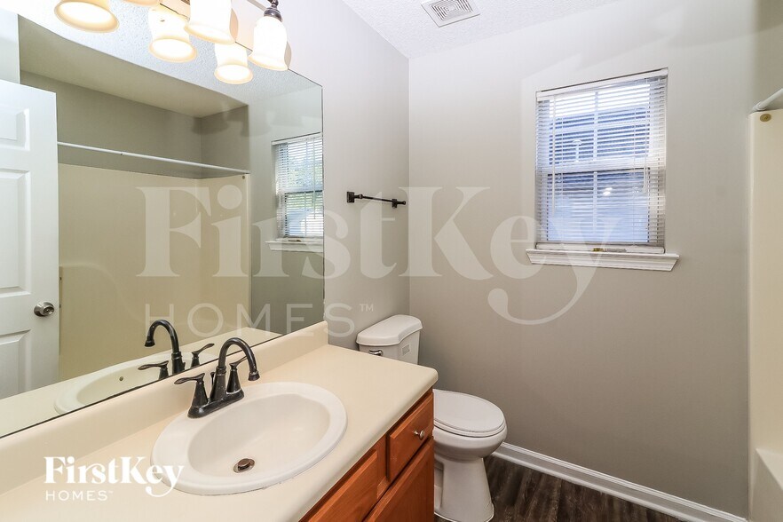 Building Photo - 5955 Water Oaks Dr