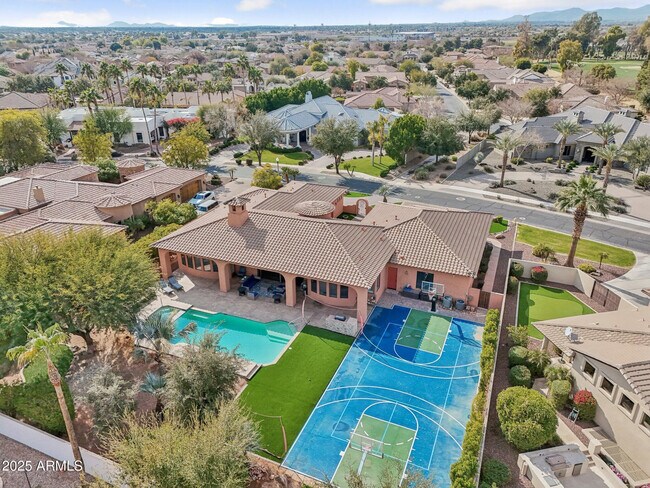 Building Photo - 351 N Cloverfield Cir