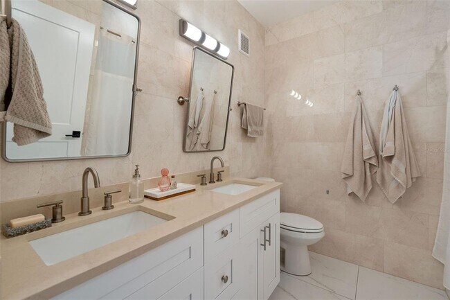 Building Photo - 2741 Via Cipriani