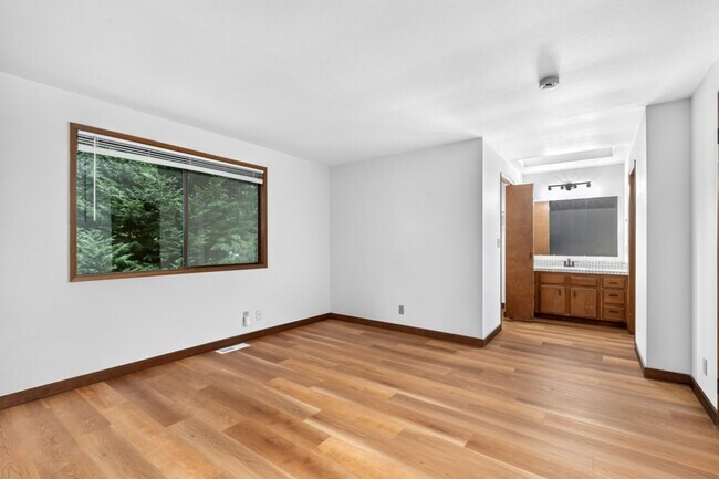 Building Photo - 10612 NE 154th Pl