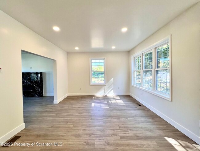 Building Photo - 105 Black Walnut Dr