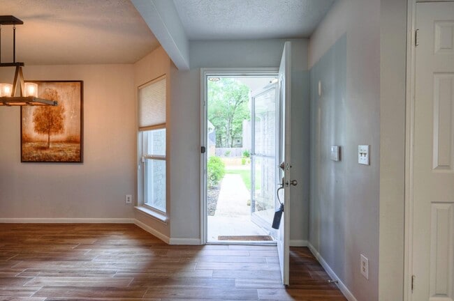 Building Photo - 15 White Bark Pl