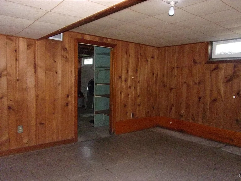 Building Photo - 223 W Molloy Rd