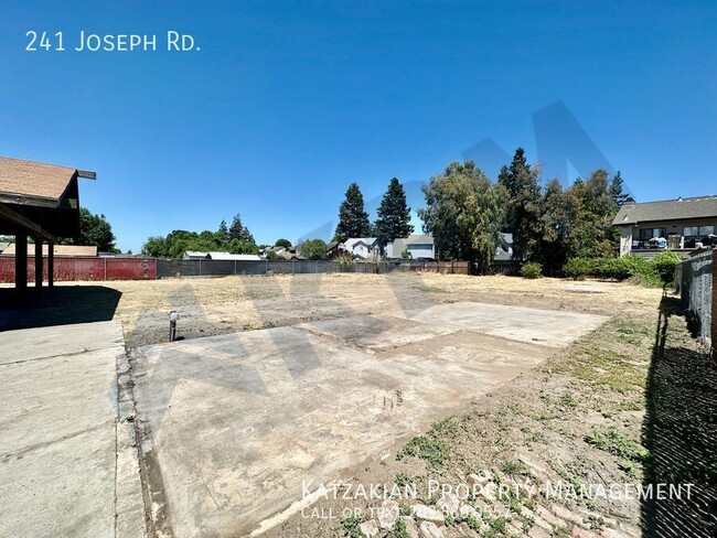 Building Photo - Renovated 4-Bedroom Single Story Manteca C...