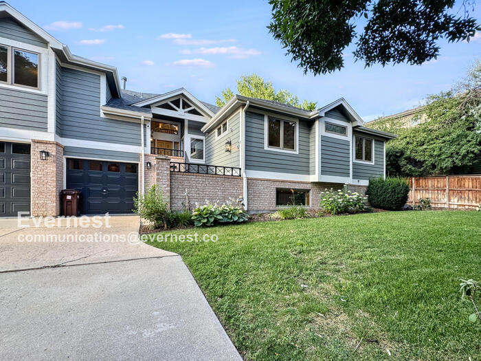 Building Photo - 990 Utica Cir