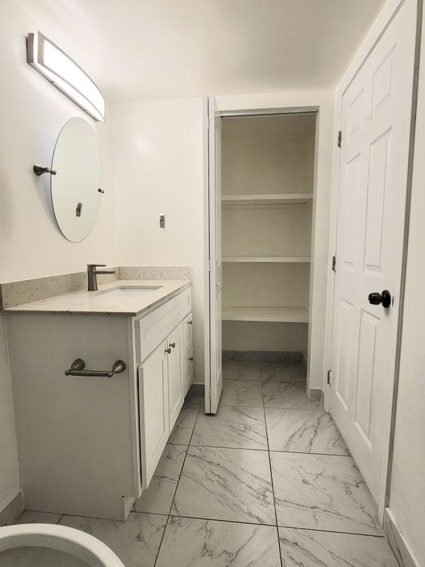 Building Photo - 175 Masters Ave