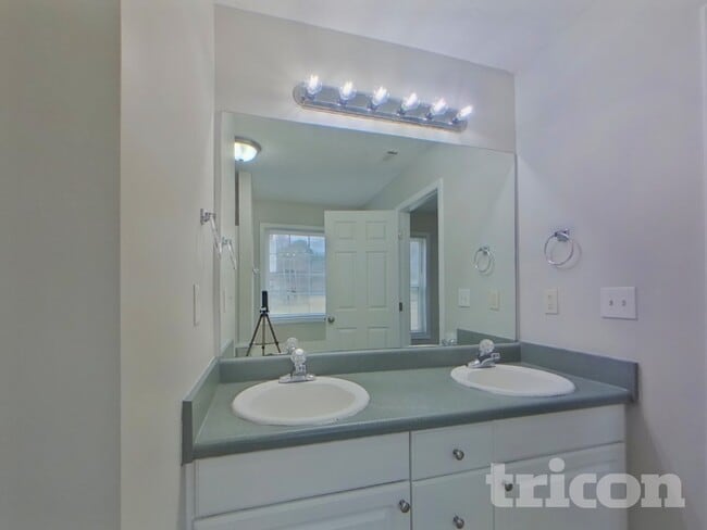 Building Photo - 615 Bridle Creek Dr