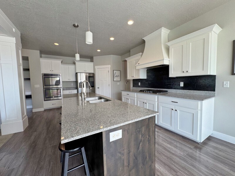 Building Photo - 3687 S Spinnaker Bay Dr
