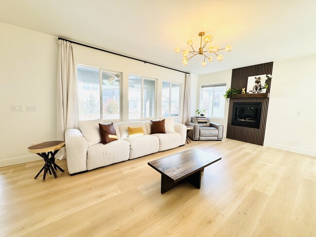 Building Photo - 18065 E 107th Pl