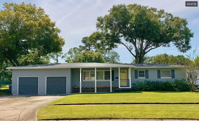 Building Photo - 6206 Carranza Dr