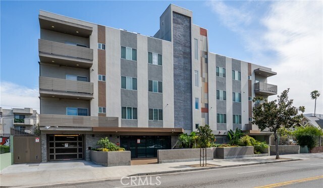 Building Photo - 820 S Wilton Pl