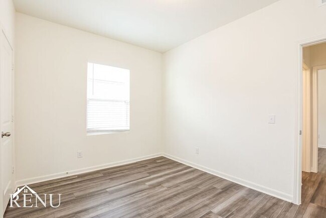 Building Photo - 5246 Dawn Break