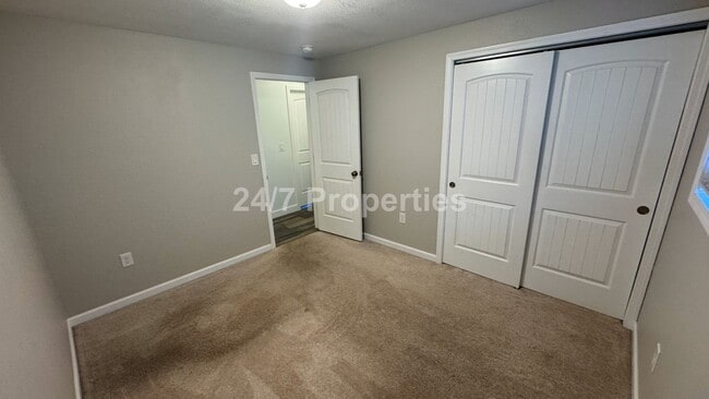 Building Photo - Spacious 4 Bedroom Home in Oregon City! - RV/Boat/Trailer Parking