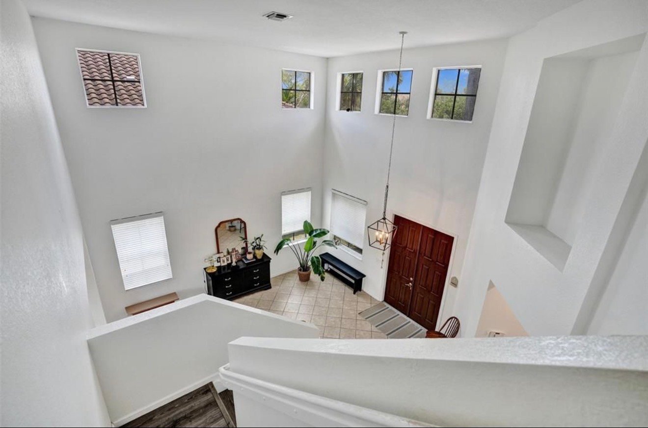 Building Photo - 736 Tulip Cir