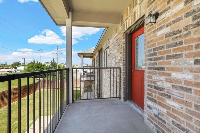 Building Photo - Stylish Living in the Heart of Princeton!