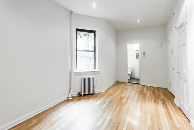 Building Photo - 1441 York Ave