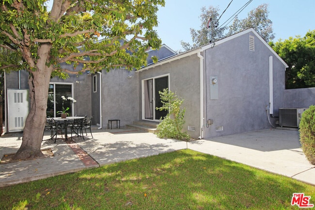Building Photo - 2000 Glendon Ave