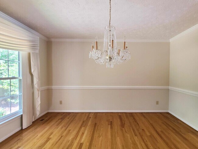 Building Photo - 4 BR, 2.5 BA in Woodlake Crossing
