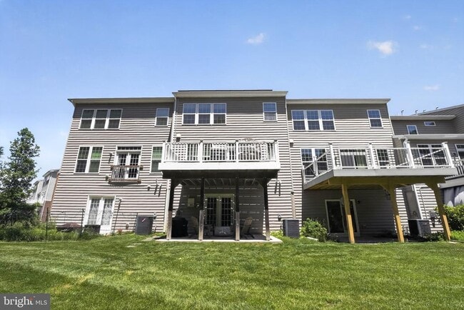Building Photo - 101 Isabelle Ct