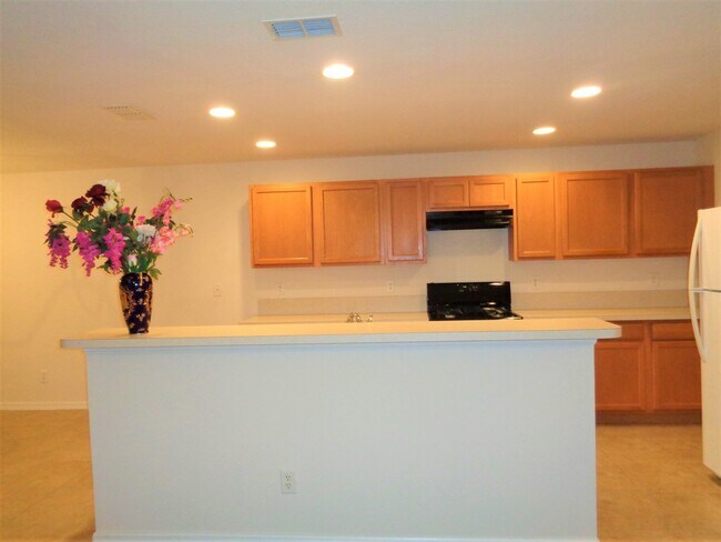 Building Photo - 1636 Pointe W Wy