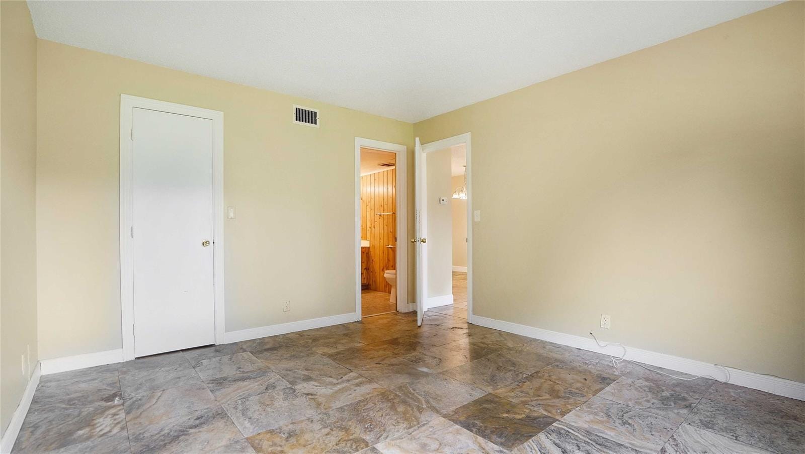 Building Photo - 3123 Oakland Shores Dr