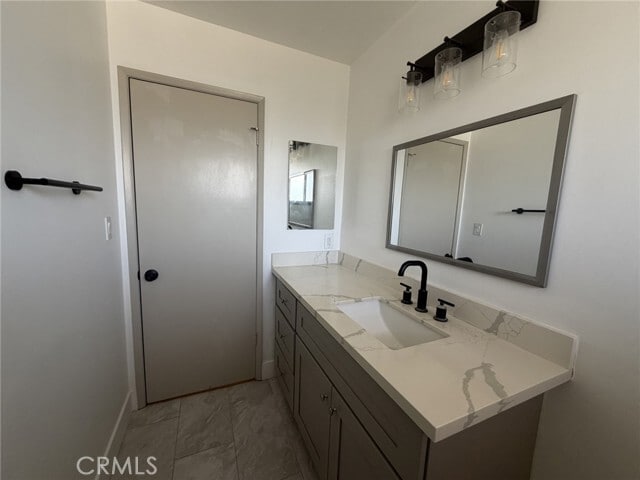 Building Photo - 9551 Robin Ave