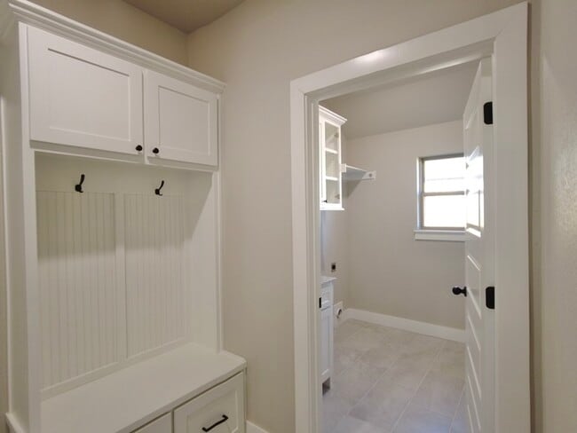 Building Photo - Single-Family Home- Desirable Mayberry Plan
