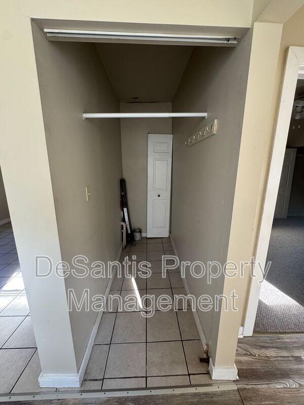 Building Photo - 207 Railroad Ave