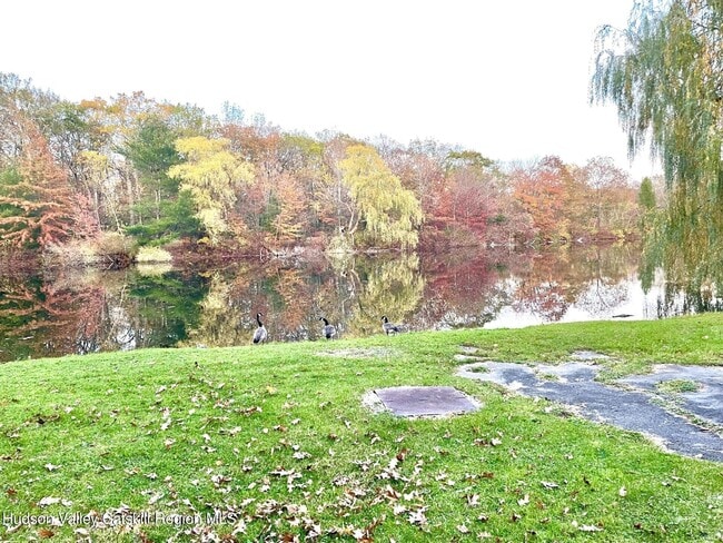 Building Photo - 866 Mountain Ave