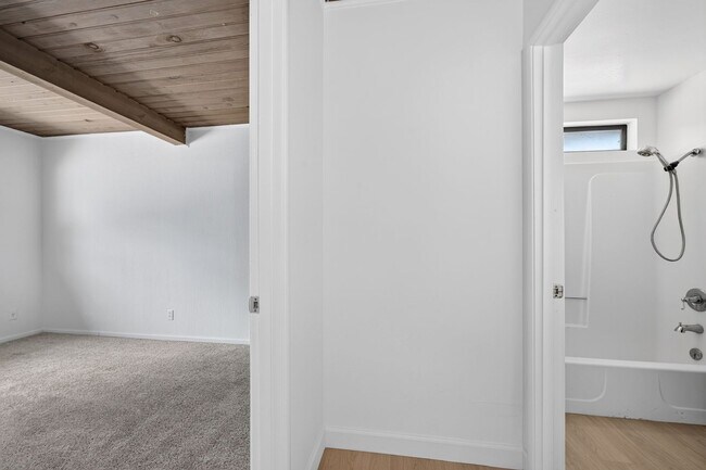 Building Photo - Freshly Renovated Single-Story Home with Huge Backyard & Prime Commuter Location!