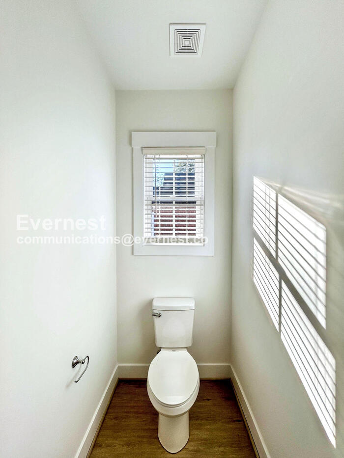 Building Photo - 5214 Campbell Ave