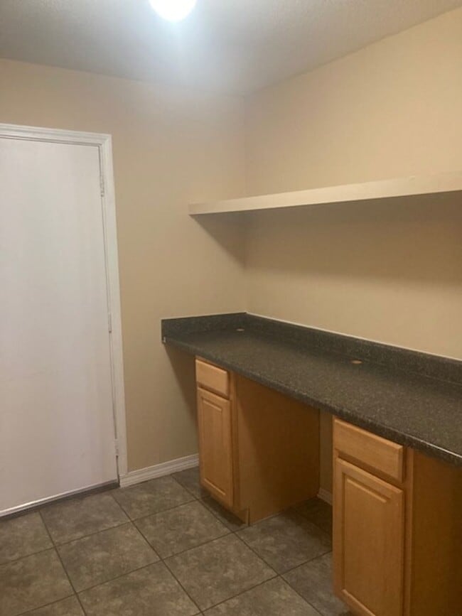 Building Photo - Orange Grove 3 Bedroom