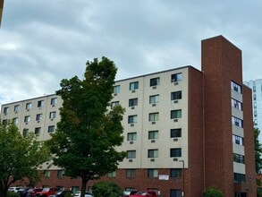 Building Photo - University Gateway 2 Bed 2 Bath!