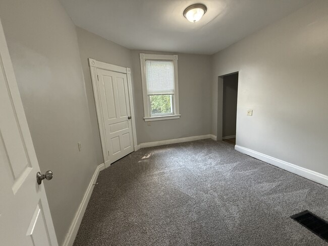 Building Photo - 2036 Mackoy St