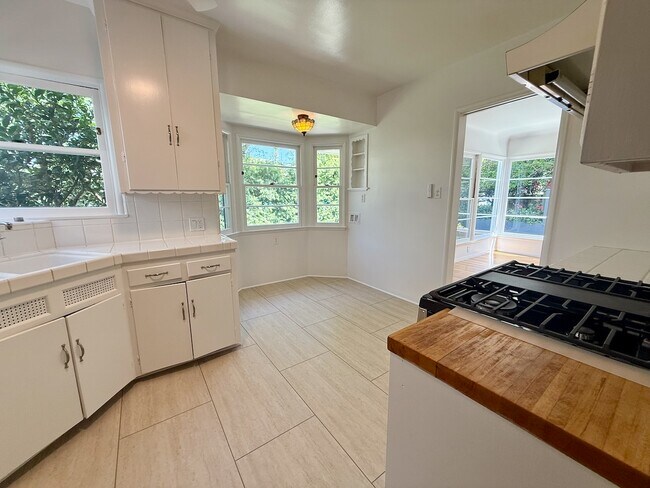 kitchen - 714 Lincoln Blvd