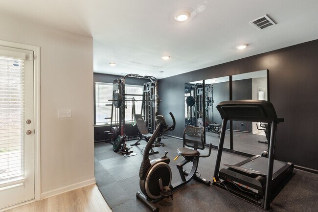 Building Photo - Newly Constructed 3bd/3.5ba w/ Gym, Min From Airport and Downtown Hapeville!