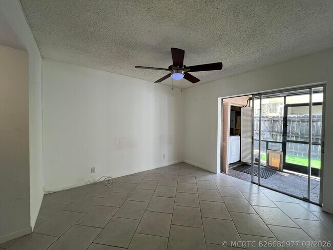 Building Photo - 6542 SW 41st St