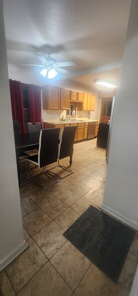 Building Photo - 406 NE 74th St