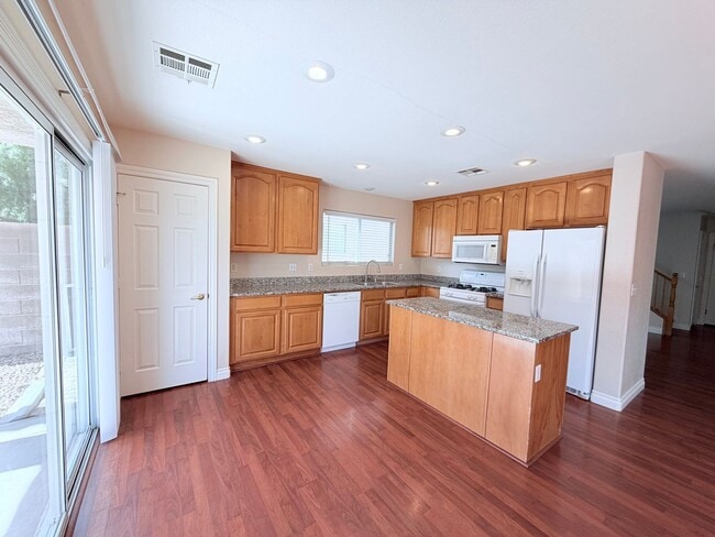 Building Photo - Great Upgraded SFH in Southern Highlands