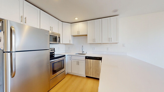 Building Photo - 1507 Carol-105A