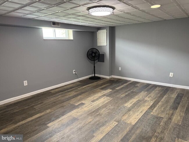 Building Photo - 907 Foxwood Ln