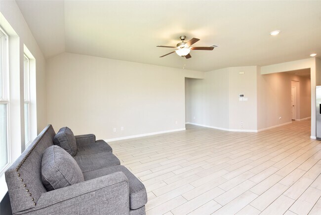 Building Photo - 1214 Oak Barrel Run