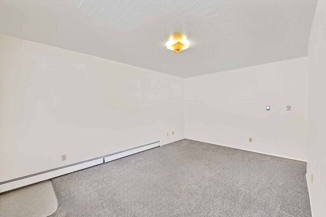 Building Photo - Cozy 1-Bedroom Apartment on a Quiet Clifto...