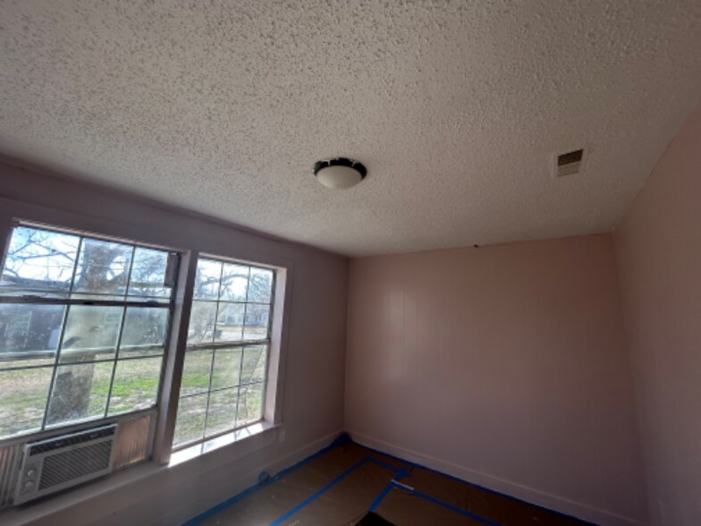 Building Photo - 507 Houston St