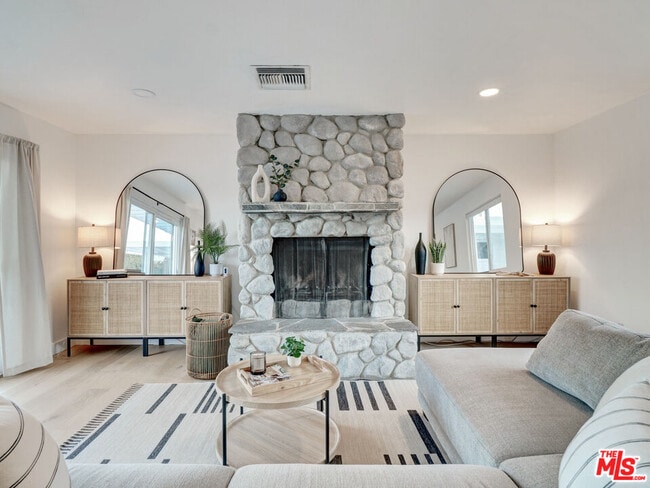 Building Photo - 39390 Marietta Cir